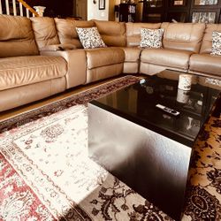 Beautiful Leather Reclining Sectional Sofa – Excellent Condition