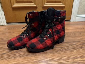 Black and red plaid boots, Size 10 Women’s Shoes