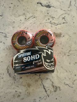 Spitfire 80HD conical fulls 55mm skateboard wheels.