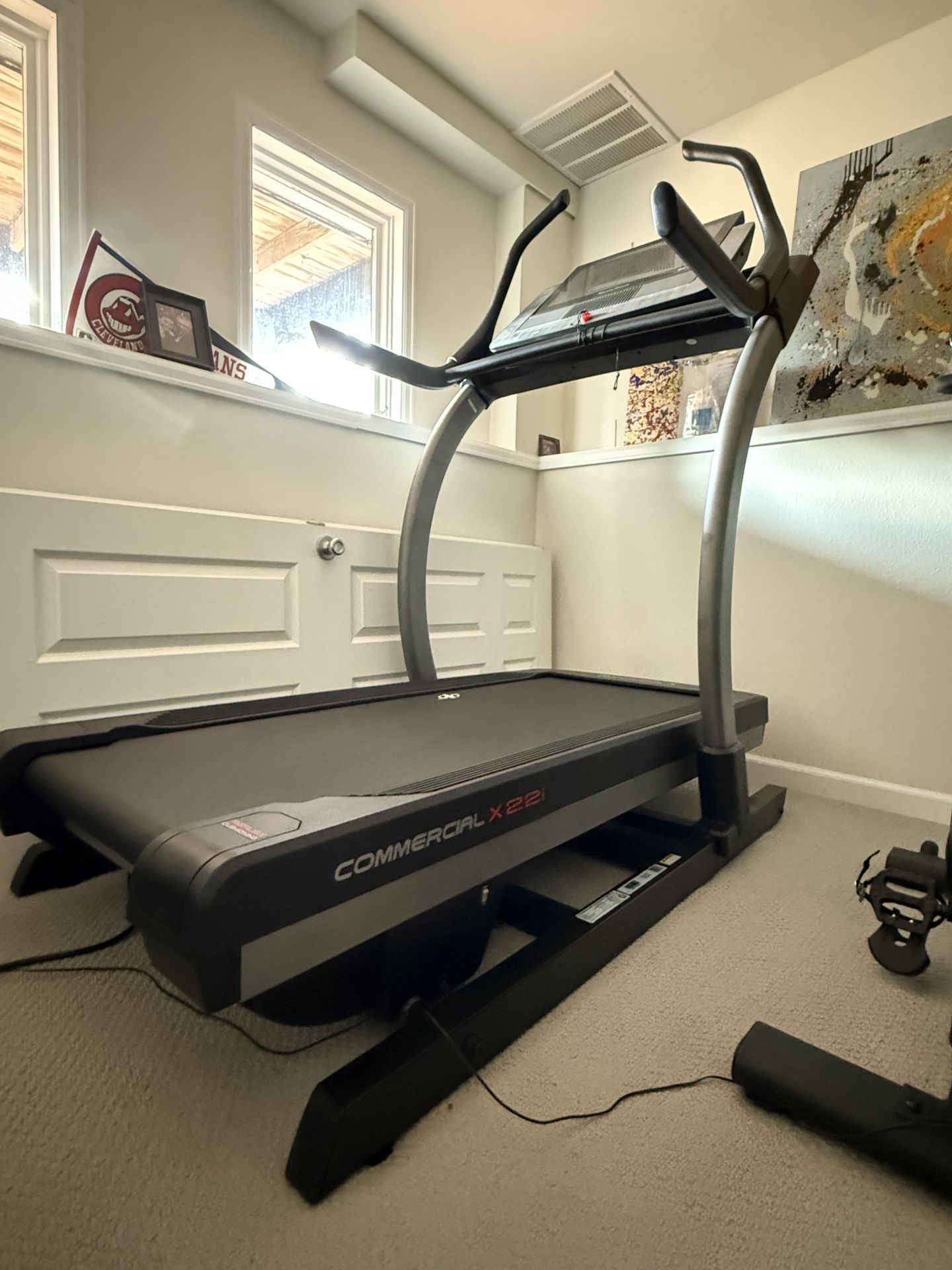 NordicTrack Commercial X22i Treadmill with -6% to 40% incline & touchscreen & Wifi
