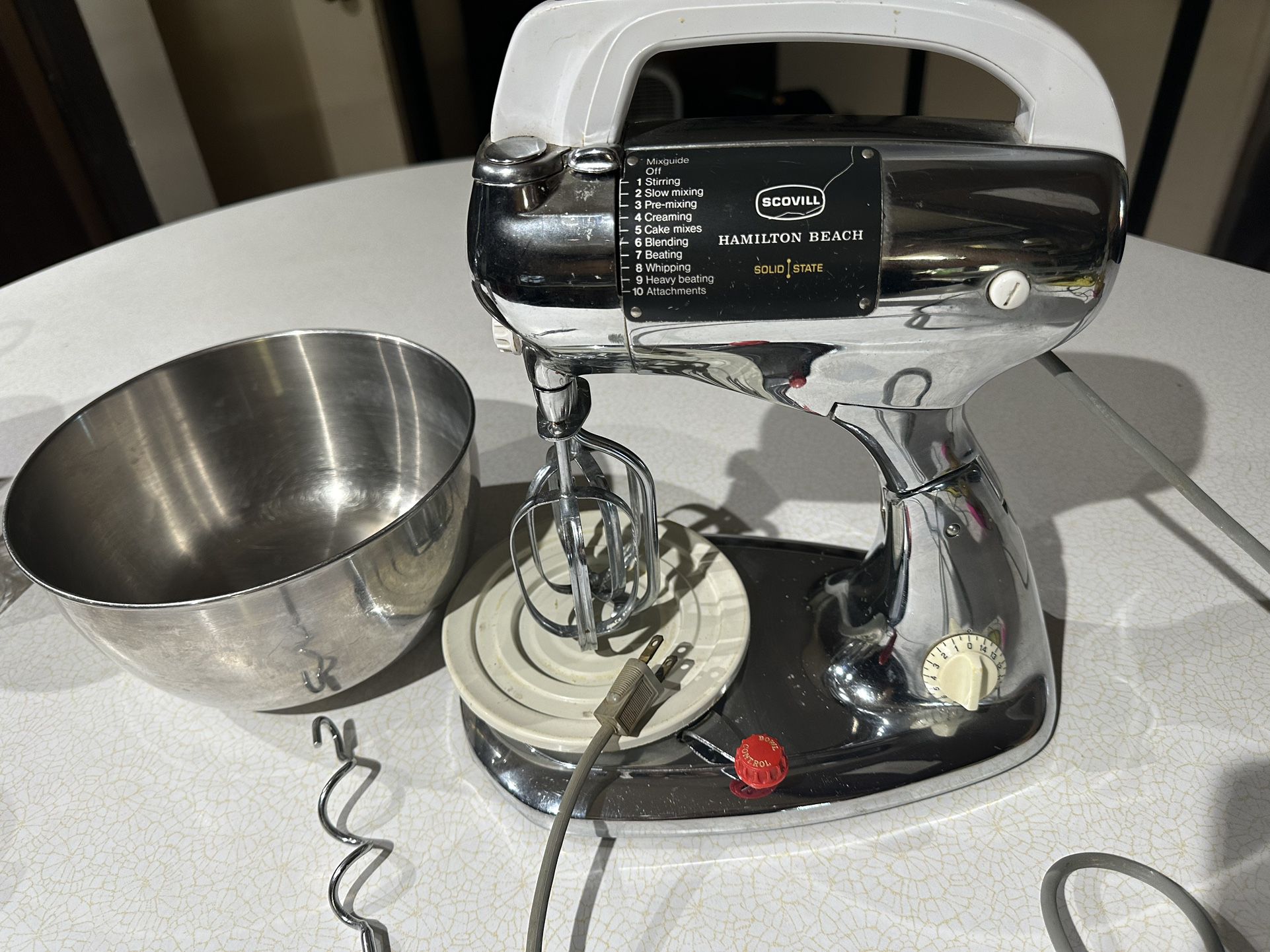 Kitchen Antique Hamilton Beach Stand Mixer 1938 Model 8FM-127 for Sale in  Lakewood, CA - OfferUp