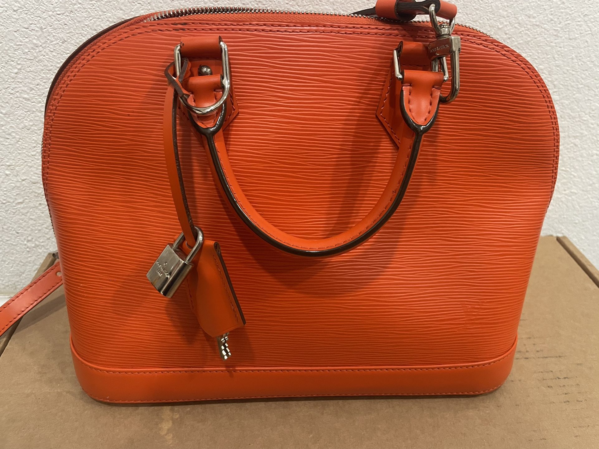 Louis Vuitton handbag epi leather 