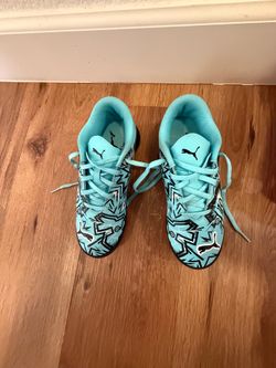 Puma Junior Soccer Shoes Size 3