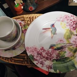 Beautiful Place Settings Table Of 4