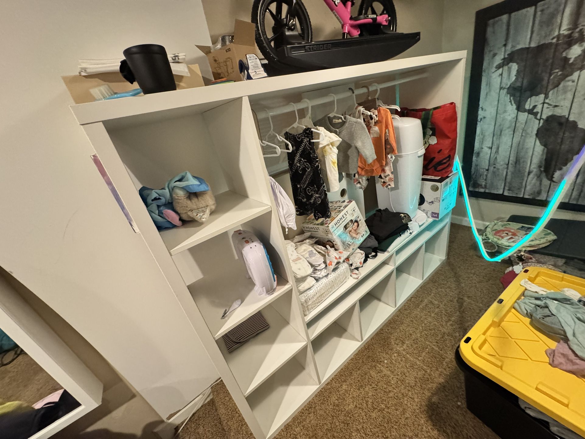 Entertainment center