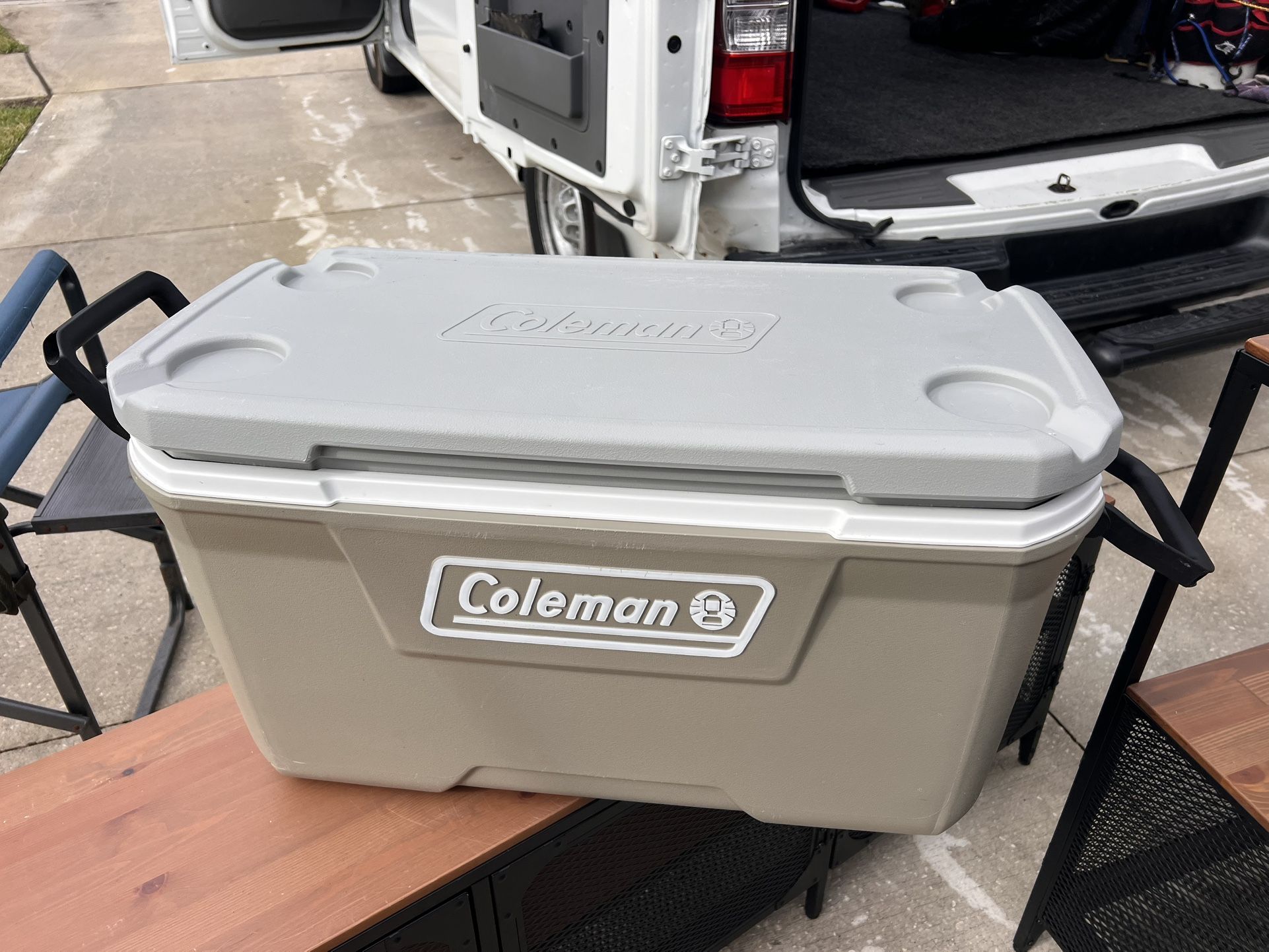 Coleman Cooler with Drain