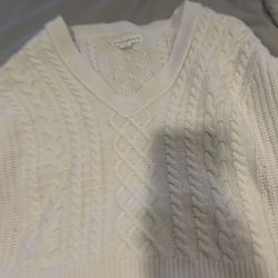 White knitted sweater 