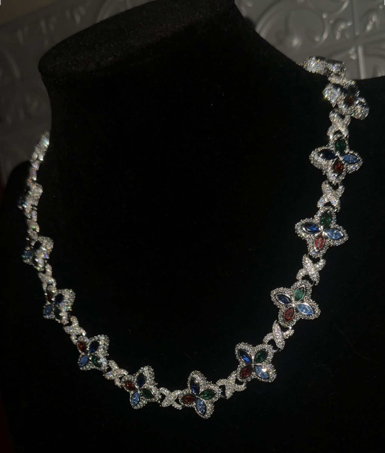 18 k Gold Plated infinity Link Clover Necklace 