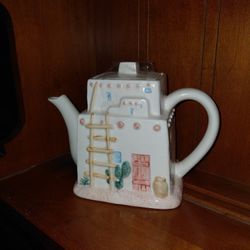 Pueblo Hut hand-crafted by FICI teapot