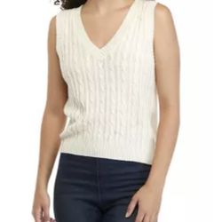 Belle du Jour Juniors' Sleeveless Plaid Sweater Vest 