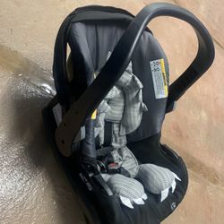Baby Trend  Car Seat with EZ- Car Seat Base - Black