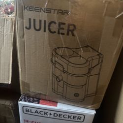 Brand new juicer never used still in box taped up