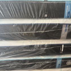 King Queen Size Tempurpedic ProAdapt,  ProBreeze,  LuxeBreeze Mattress  Pro Breeze /Luxe Adapt /Pro Adapt /Adapt /cloud /Tempur pedic contour Supreme 