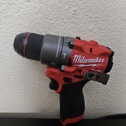 MILWAUKEE M12 FUEL HAMMEER DRILL 