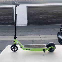 🔥🔥 Razor E90 Electric Scooter – New Battery – Charger Included