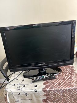 Samsung Flat Screen TV with Remote