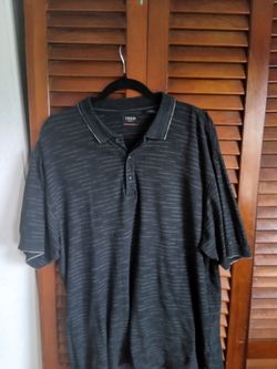 IZOD Men's shirt