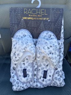 rachel roy womens slippers and blanket set