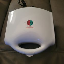 Sunbeam Waffle Iron Like New