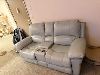 Electric Leather recliner -with USB charging port