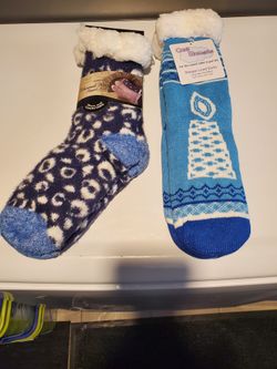 HANNUKAH SOCKS 1-SHERPA LINED 1-THERMAL LINED SLIPPER SOCK ONE SIZE FITS ALL $10 EACH OR 2 FOR$  15 BRAND NEW 