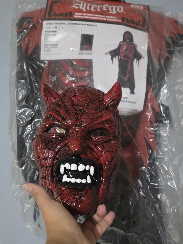 Demon Costume Lights Up 8-10 New
