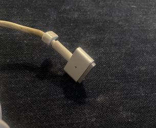 Original Apple power cable
