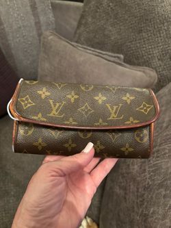 Authentic Louis Vuitton pochette with adjustable strap