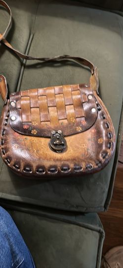 Vintage Boho Style Hand-Tooled Leather Floral Crossbody Bag/Purse
