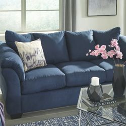 👑Darcy Blue Sofa
Ashley Furniture$20 Down Payment and delivery available 