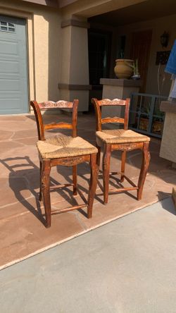 Counter Size 2 Chairs