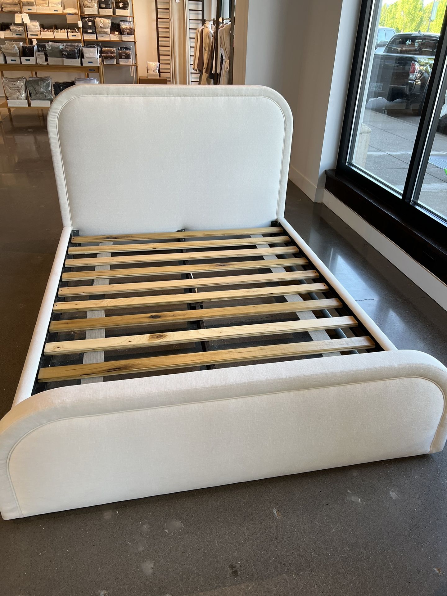 Queen Bed Frame With Footboard