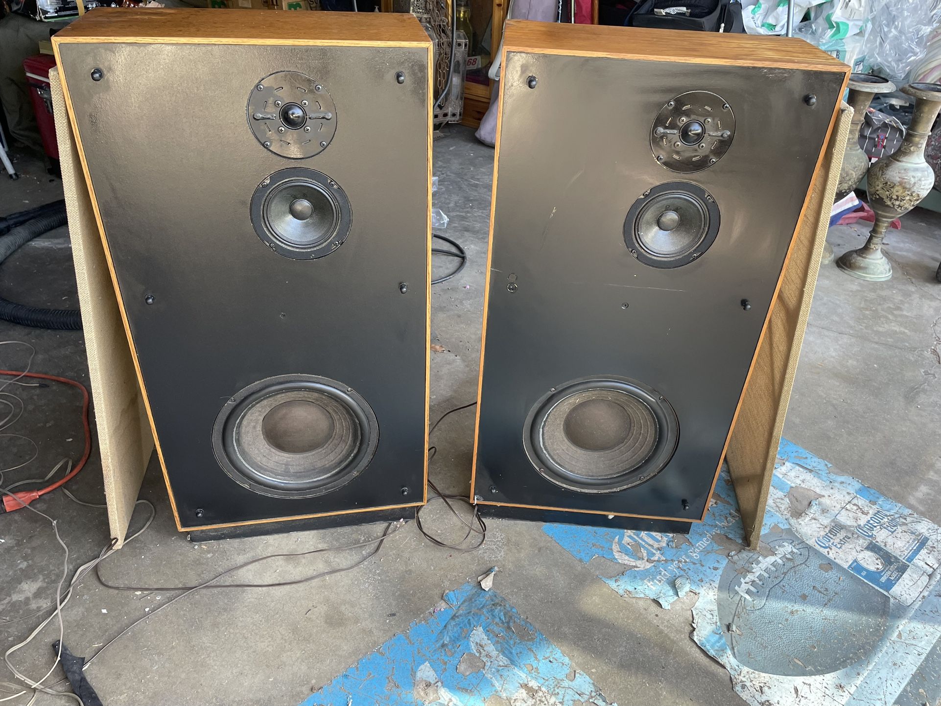 vintage A150 Boston Acoustic Floor tower Speakers beautiful wood cabinets