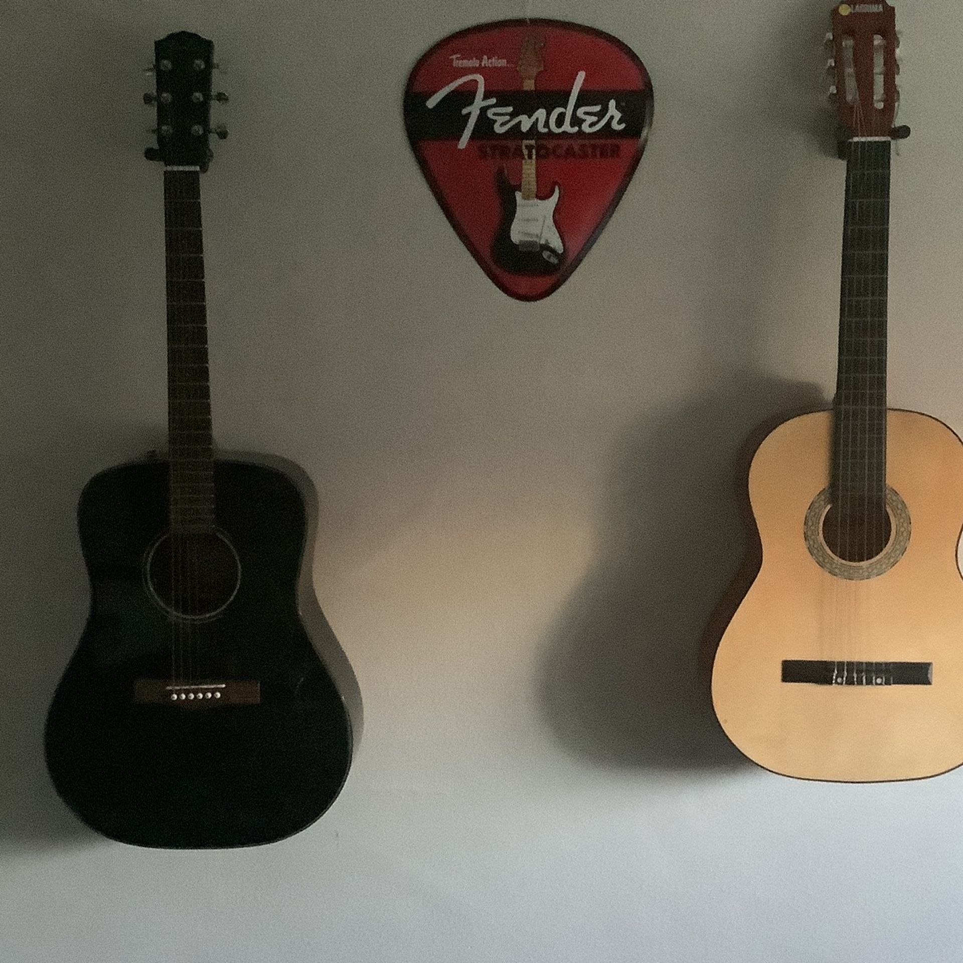 Fender DG-60/BLk And Lagrima Classical Guitar