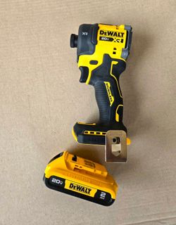 DEWALT 20V XR Quiet Hydraulic Impact Driver with Battery