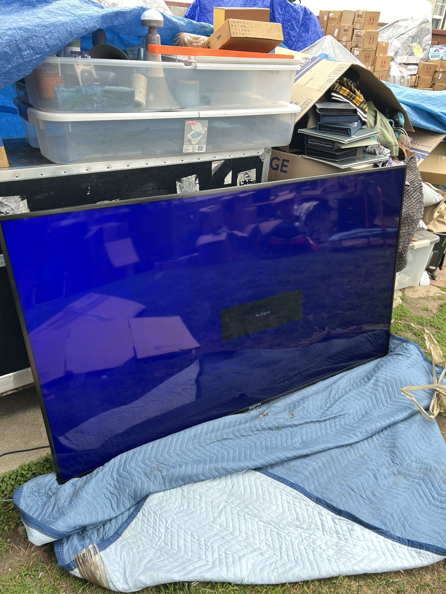 Sceptre TV 75” No Remote & Stand