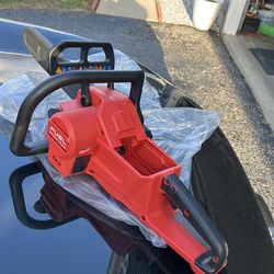 Milwaukee M18 FUEL 16” CHAINSAW tool only