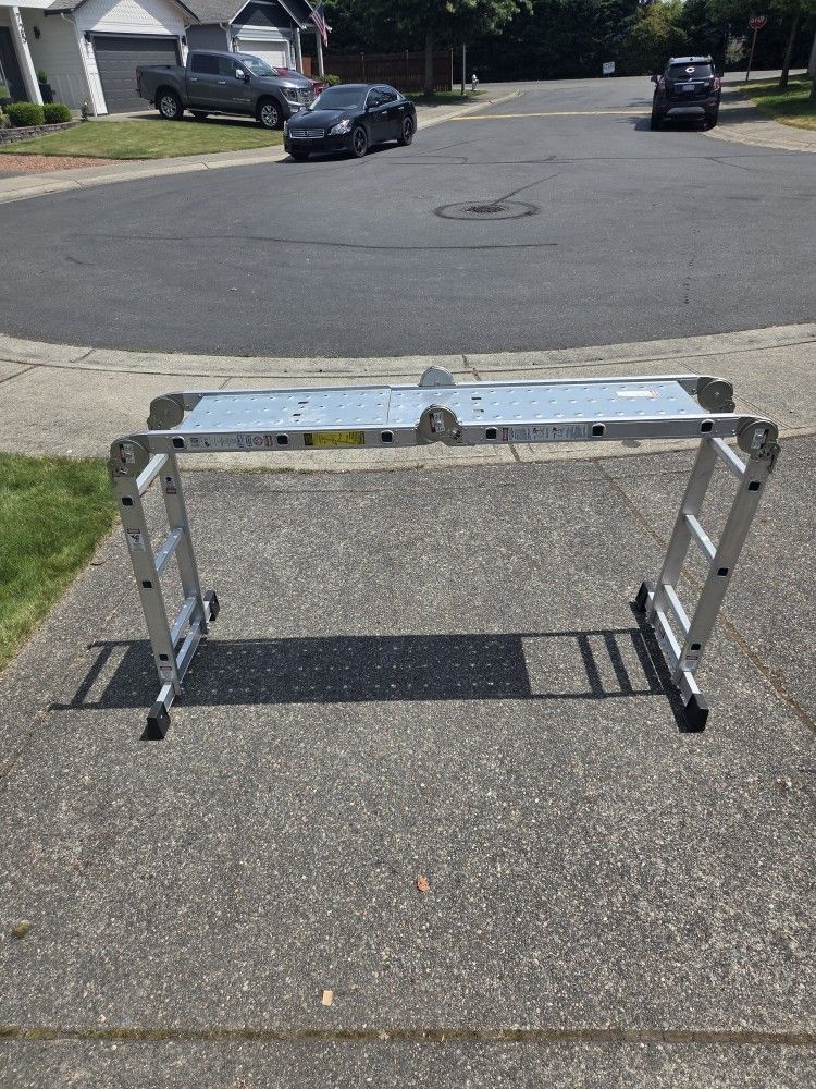 Collapsible ladder with platform attachment