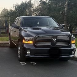 Pickup/Haul Away – Couches, Mattresses & Garage Items