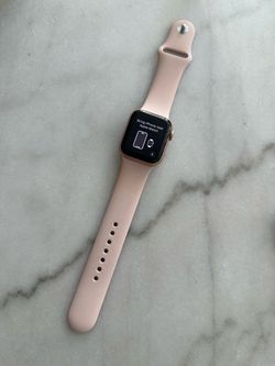 SE Gold Aluminum Case Pink Sand Sport Band 40mm