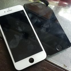 iPhone Screens And Replacement Parts