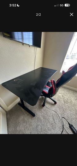 GAMING DESK