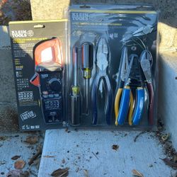Klein tools 600 amp AC/DC auto ranging digital clan meter also six piece of apprentice tool set
