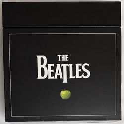 The Beatles Remastered Vinyl LP Box Set - 13 Albums + Past Masters & 252 page book 