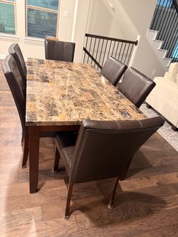 Wow and veneer dining table and 6 chairs