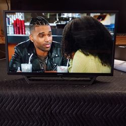 32 Inch Sony Smart Really Nice Tv Comes With Remote Control Shows Great Picture Works Perfect Guaranteed 