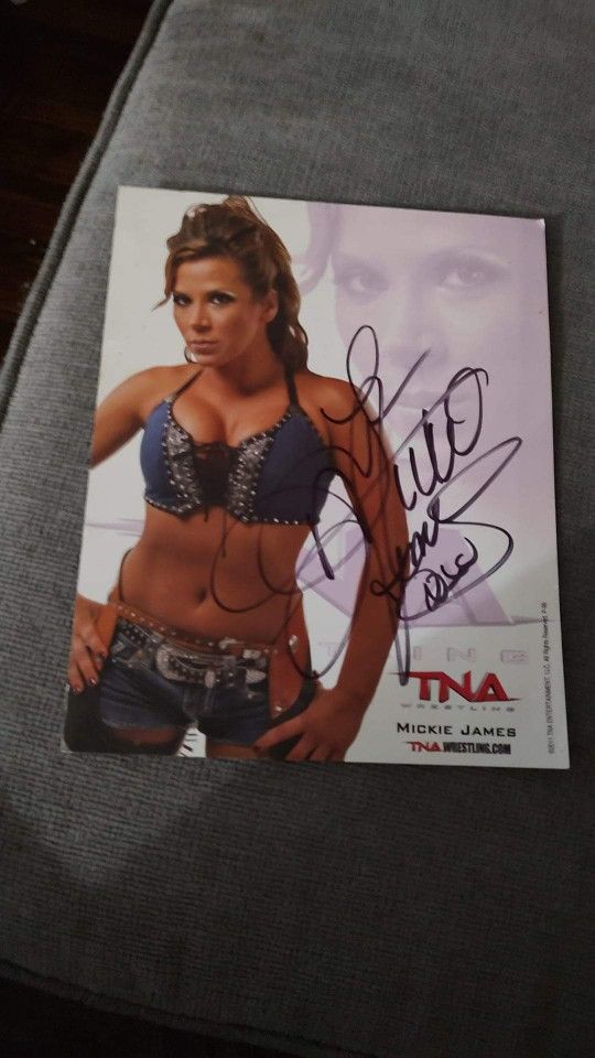 Have A Autograph Of Mickie James From TNA Back In 2011 From The Maryland Theater