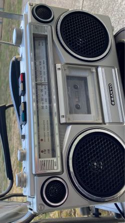 Vintage SANYO Large Boombox AM/FM Portable Stereo Cassette Player Radio Model M9902-2 Tuning Issue*