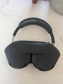 Apple AirPods Max (1st Gen)