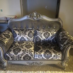 Gray & Black Sofa – Used Like New
